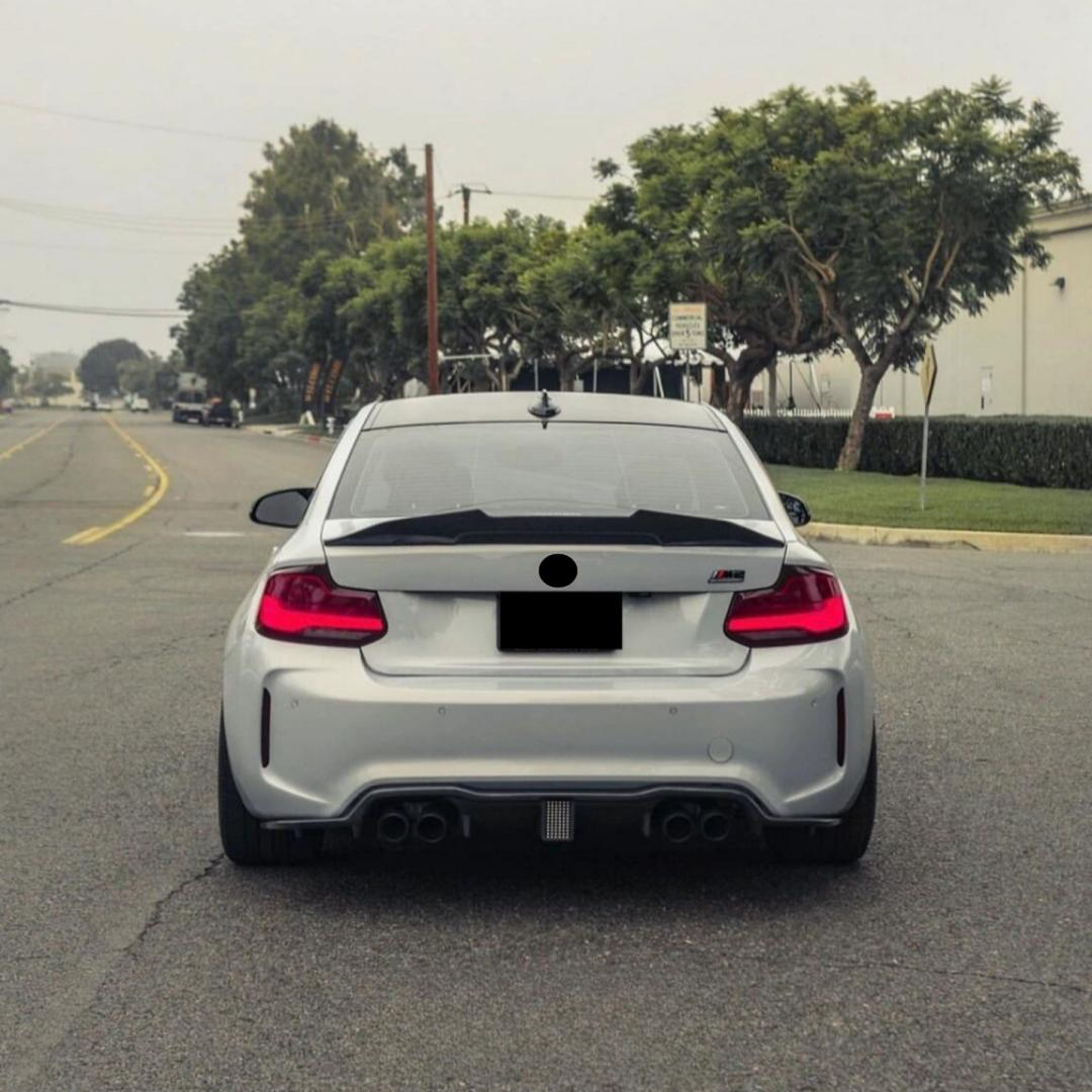 Carbon Fiber Rear Bumper Diffuser Splitter for BMW M2 F87 M2C 2016-2022 Replacement Rear Diffuser With LED Light