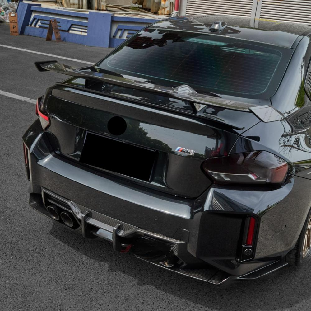 Dry Carbon Fiber Rear Trunk Spoiler Wing for BMW G87 M2 2023+ Dry Carbon Fiber Trunk Tail Wing Body Kit