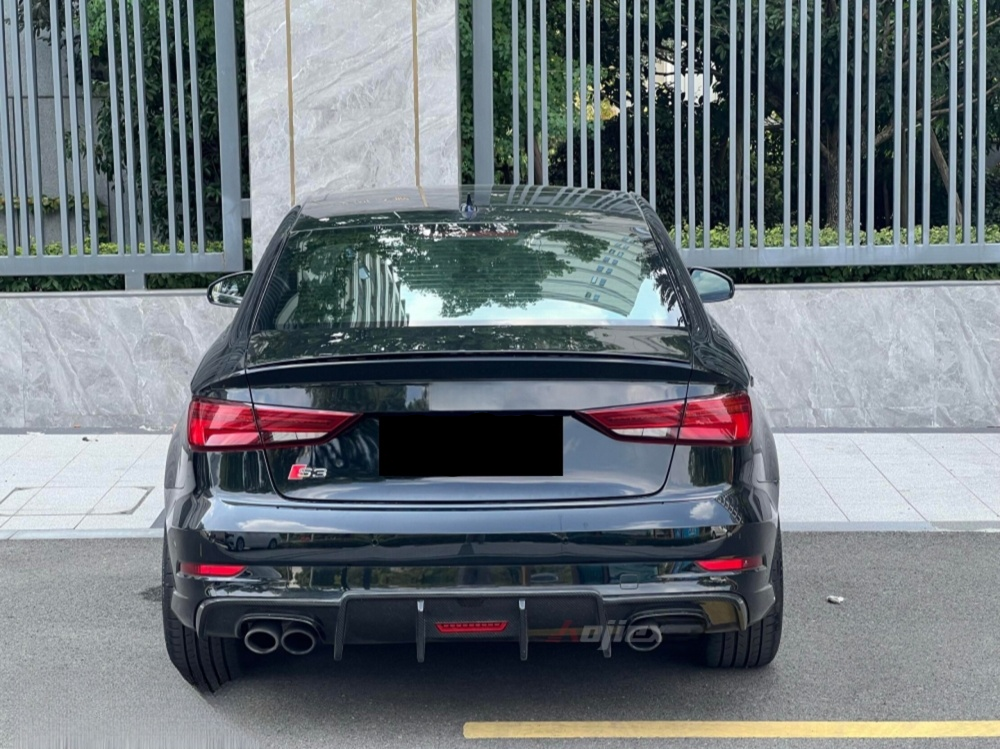 High Quality Carbon Fiber Rear Diffuser for Audi S3 8V A3 Sline RS3 LCI 2017-2020 Car Rear Bumper Splitter Diffuser Body Kit