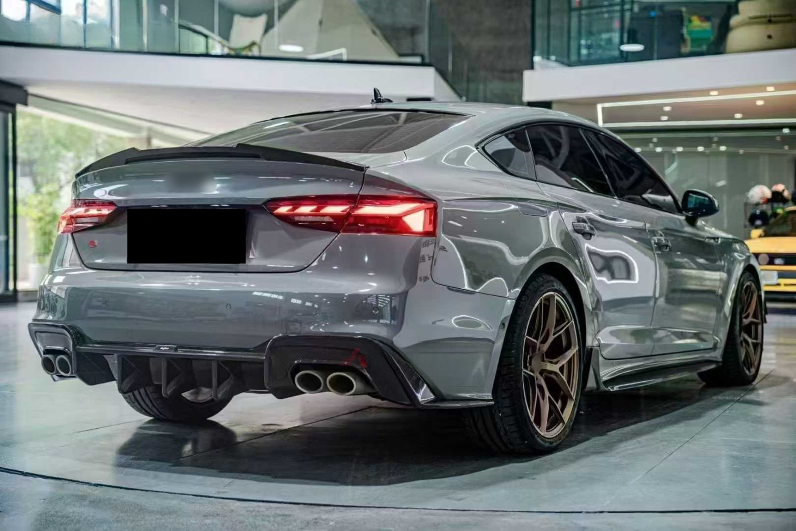 High Quality Carbon Fiber Rear Bumper Diffuser for Audi B9.5 S5 RS5 A5 Sline Sportback 4 Door 2020-2024 Rear Diffuser