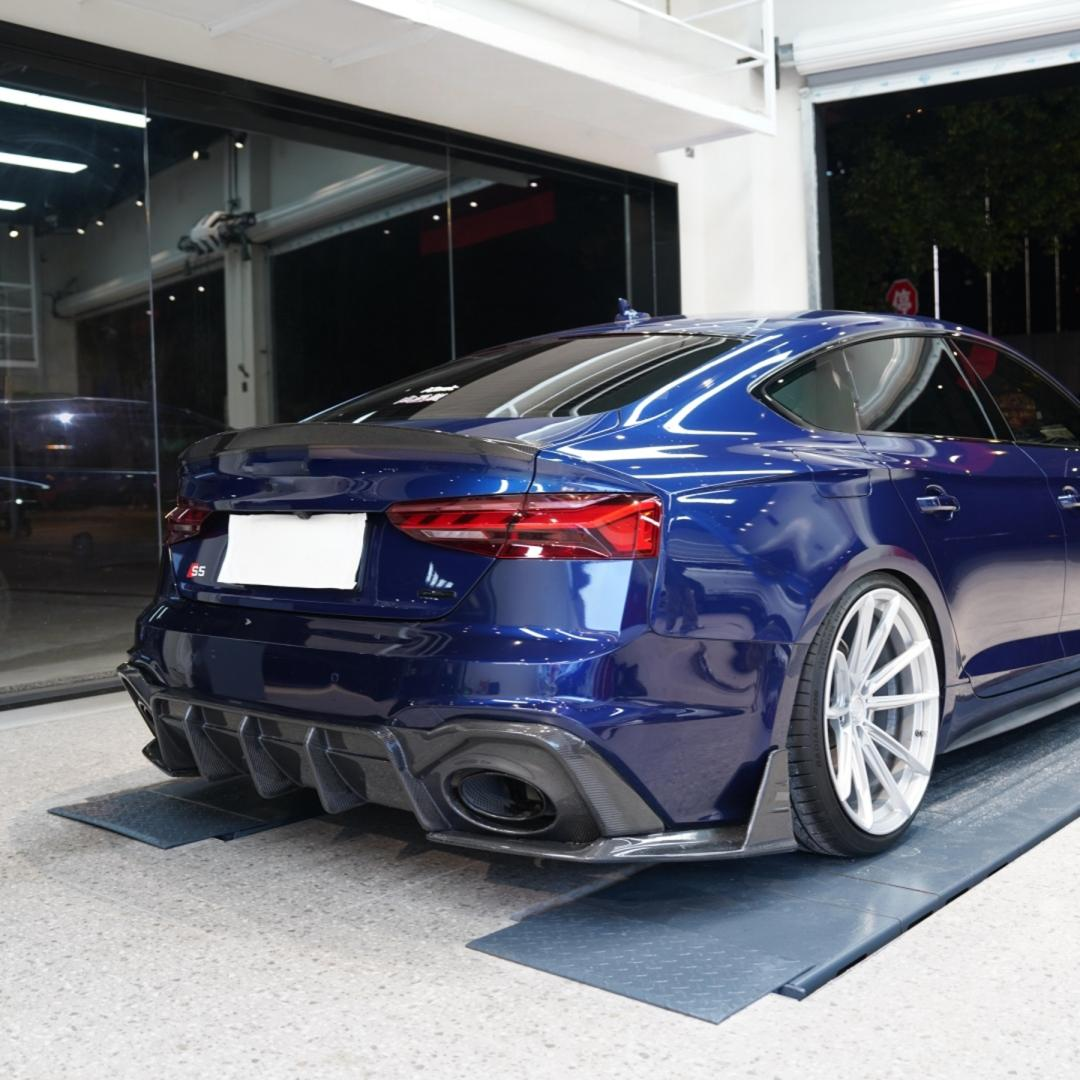 Carbon Fiber Rear Bumper Diffuser Splitter for Audi B9.5 RS5 2020-2024 Car Carbon Fiber Rear Diffuser