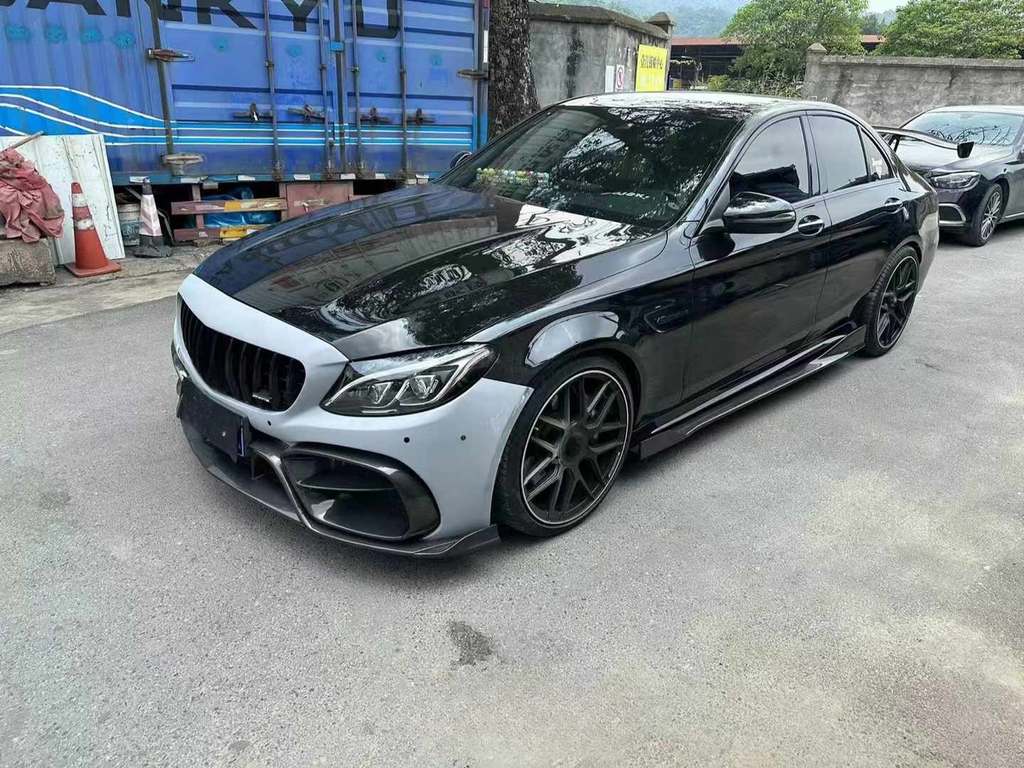 Carbon Fiber Side Bumper Skirt Splitter for Mercedes Benz W205 C300 C43 C63 Sedan 2015-2021 Side Skirt