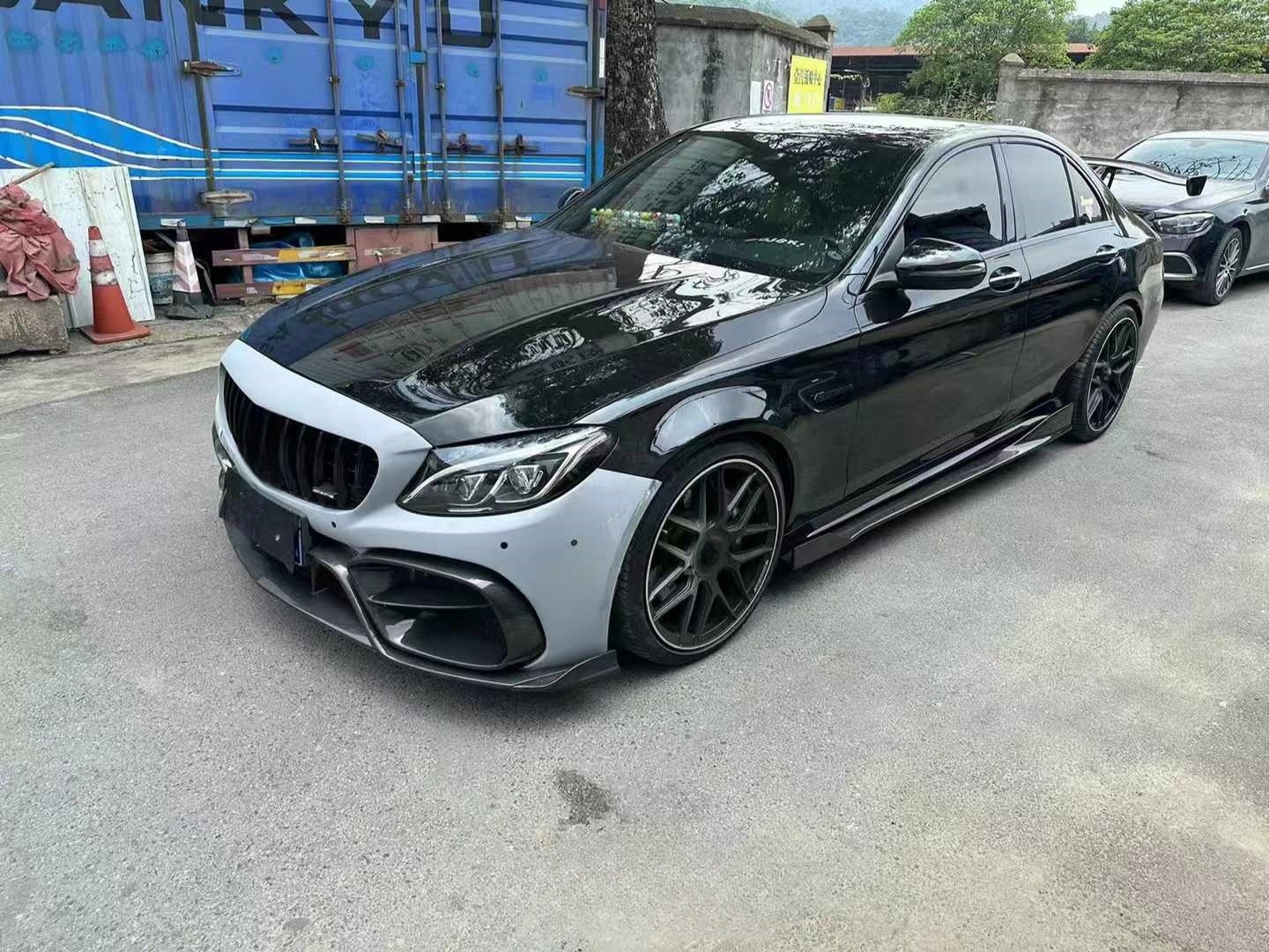 Carbon Fiber Side Bumper Skirt Splitter for Mercedes Benz W205 C300 C43 C63 Sedan 2015-2021 Side Skirt