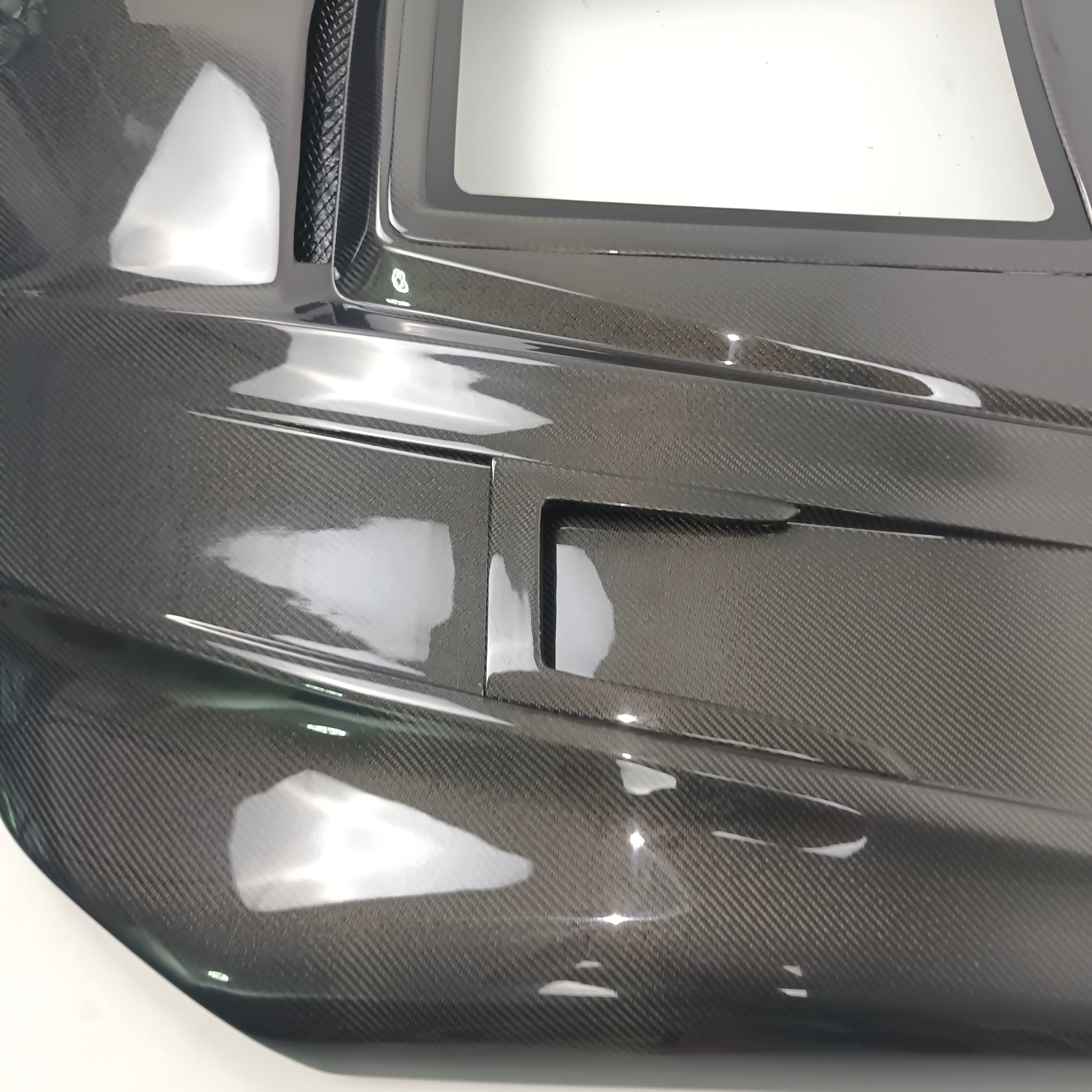 Real Carbon Fiber Engine Hood with Window for Mercedes-Benz E63 AMG W212 (2010–2016)